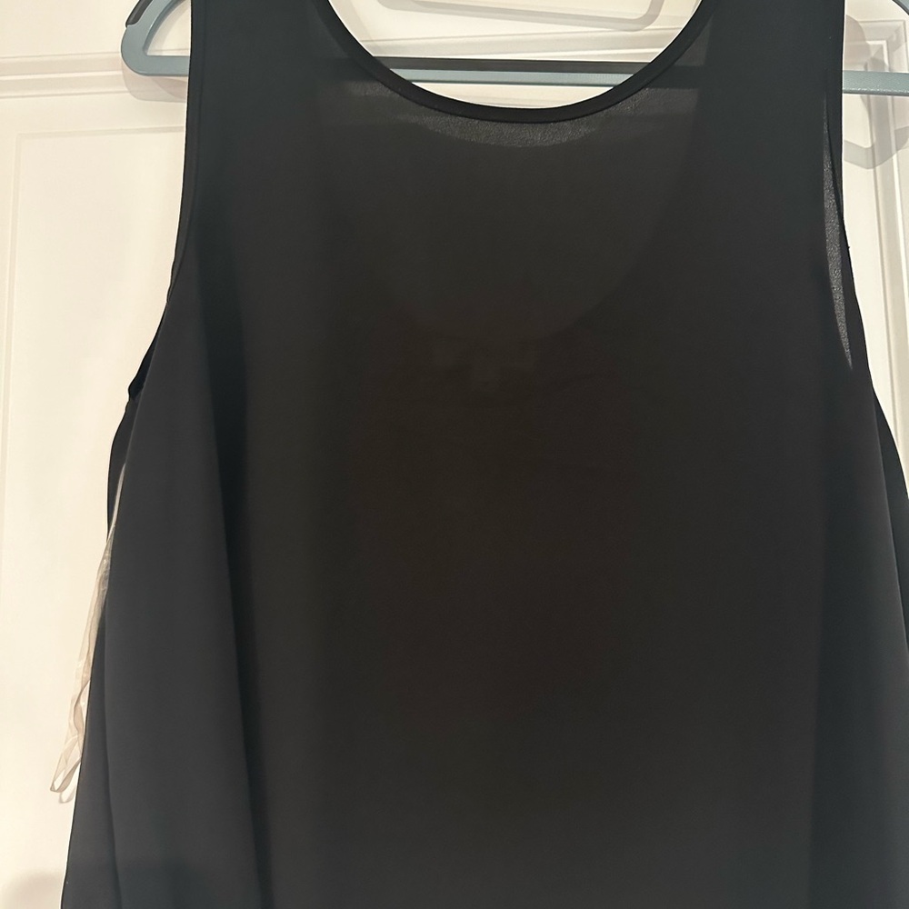 Black shirt with bow on the back